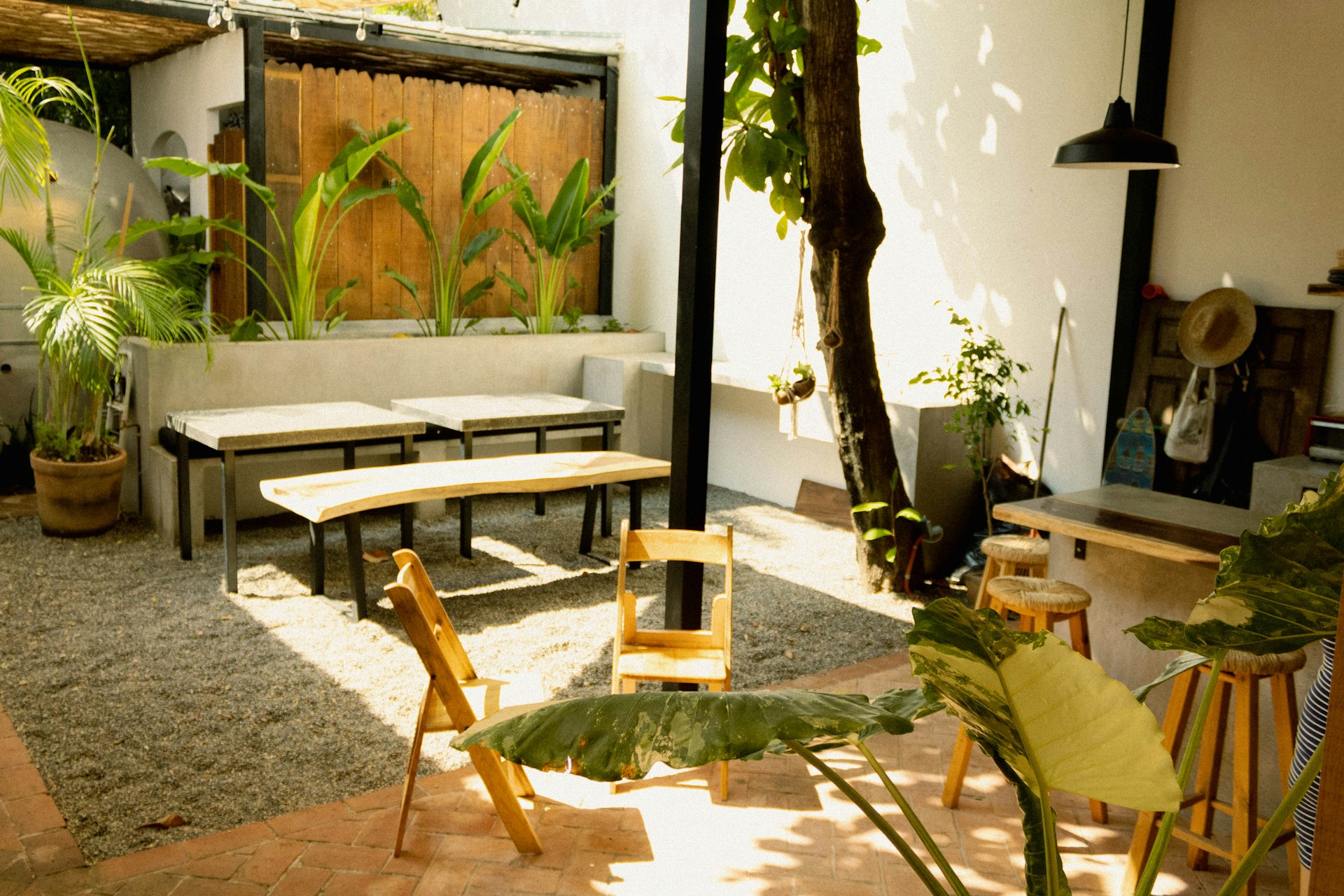Transform Your Outdoor Living Room: DIY Ideas for Seamless Garden Integration